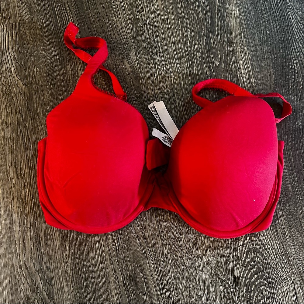 Lightly lined bright red bra size 34DD